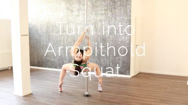 Turn into Armpithold Squat